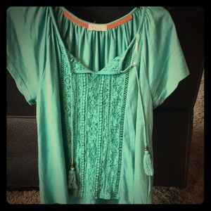 Great summer time shirt.